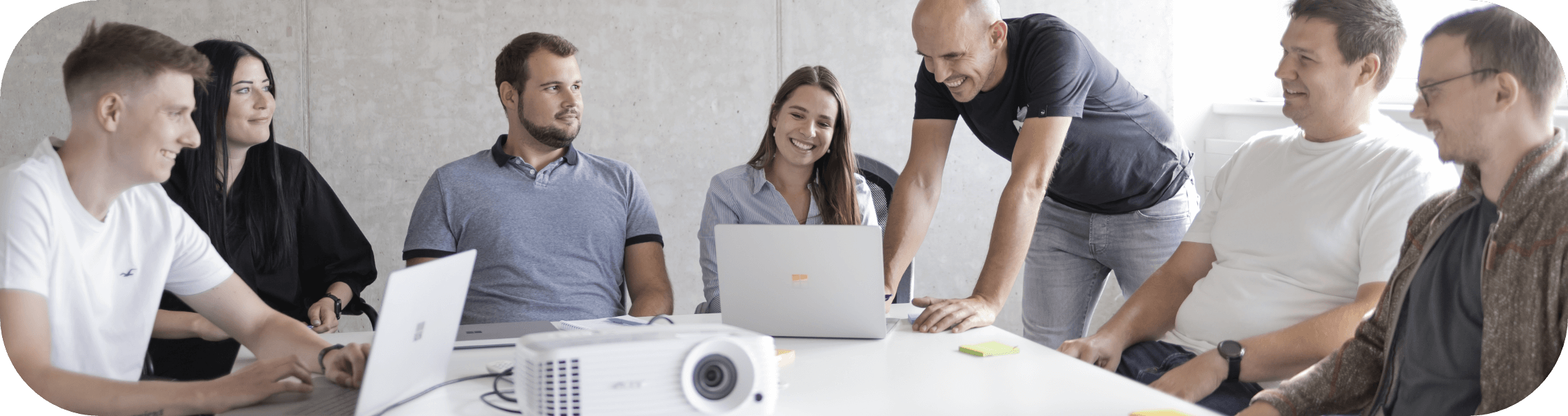 In diesem Bild sieht man das Planery-Team beim gemeinsamen Brainstorming.